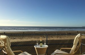 Dining-on-the-beach